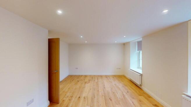 4 bed Mews to rent Image 6