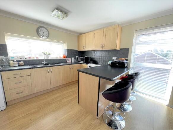 Kitchen/breakfast rm