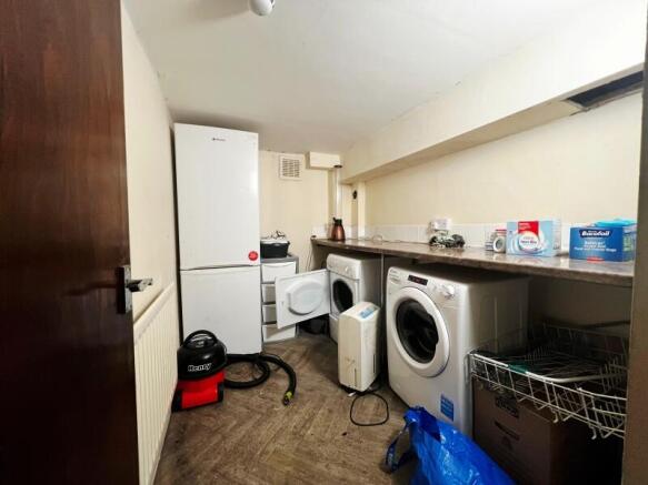 6 bed Terraced to rent Image 4