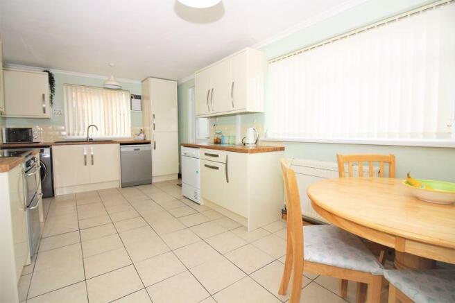 Kitchen/Dining...