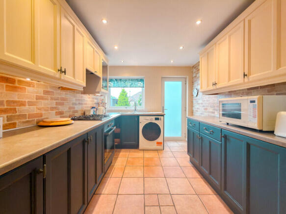 3 bed Bungalow for sale Image 11
