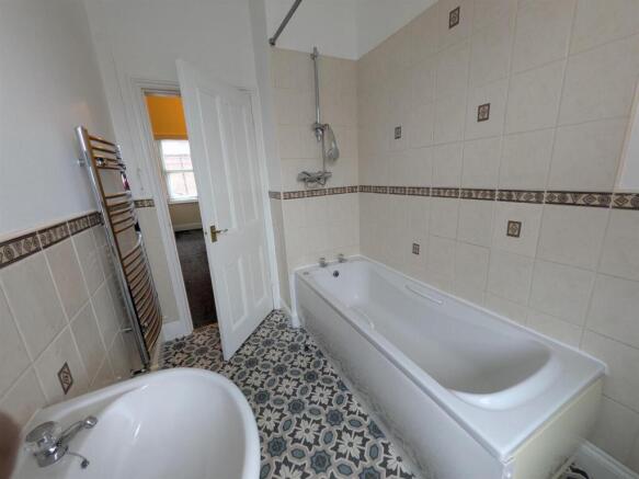 3 bed Terraced to rent Image 10