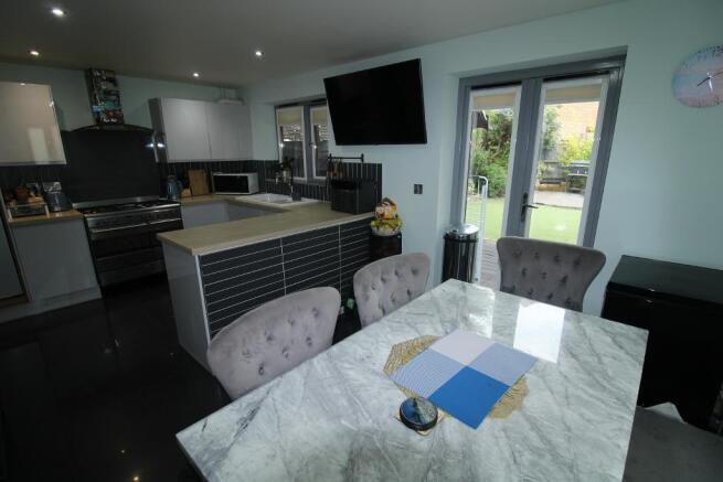 Kitchen / Diner