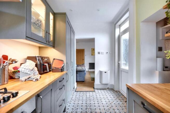 Kitchen_3.jpeg