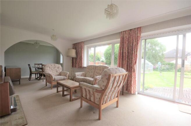 Lounge/Dining Room
