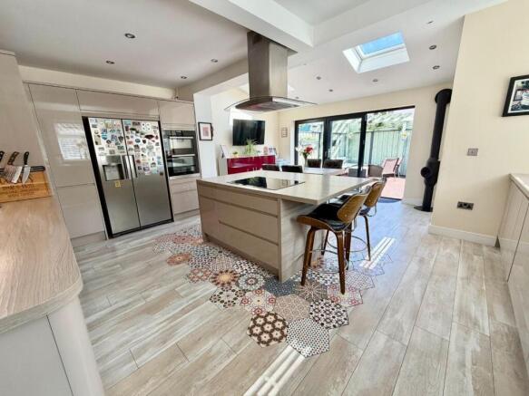 3 bed Semi-Detached for sale Image 5