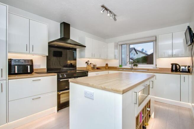 52 Howe Park, Swanston, Edinburgh, EH10 7HG photo 4