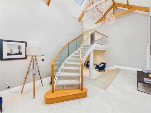 4 bed Detached for sale Image 6