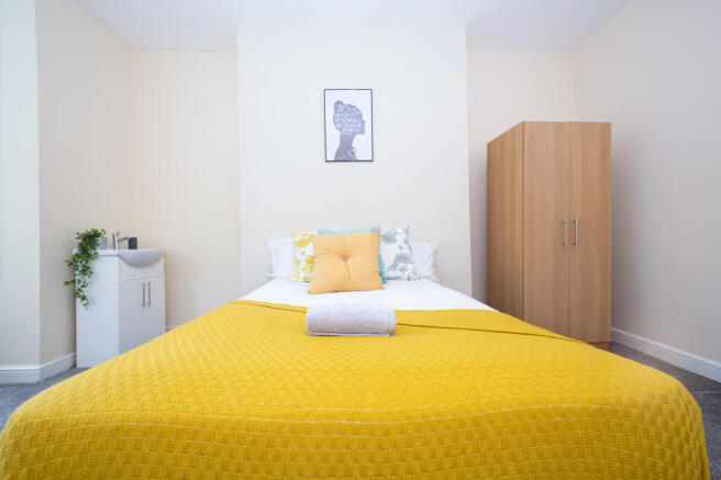 8 bed Terraced to rent Image 10