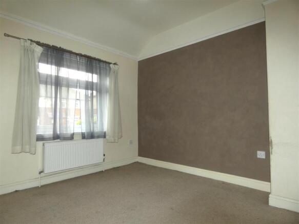 3 bed Terraced to rent Image 8