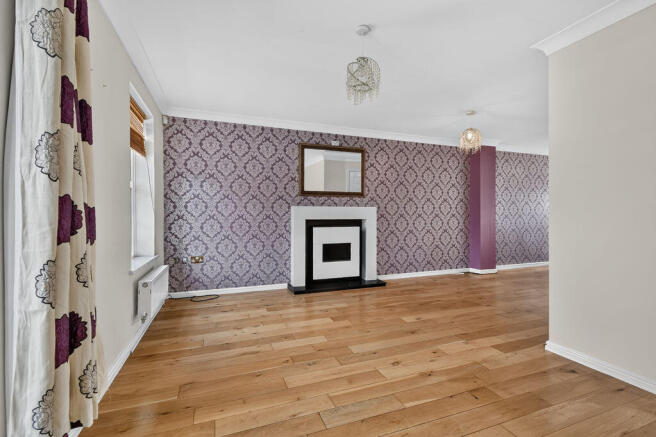 4 bed Town House for sale Image 7