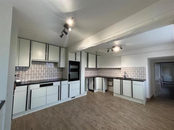 Kitchen.jpg