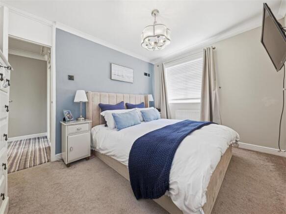 9 Cedar close (2).jpg