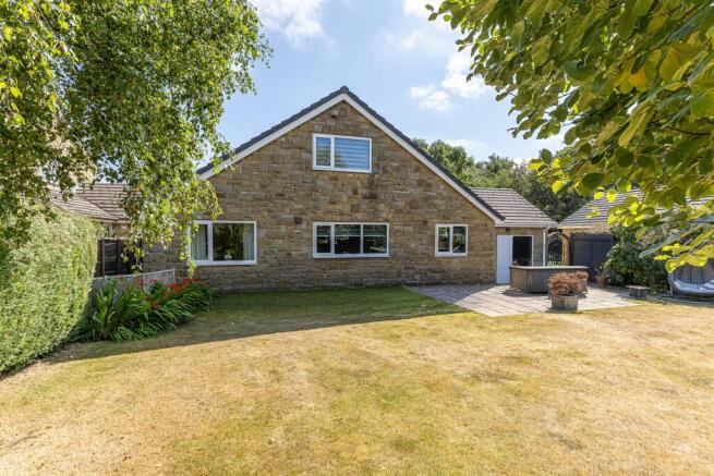 4 bed Detached for sale Image 4
