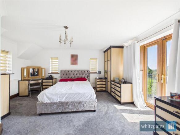 7 bed Detached for sale Image 4