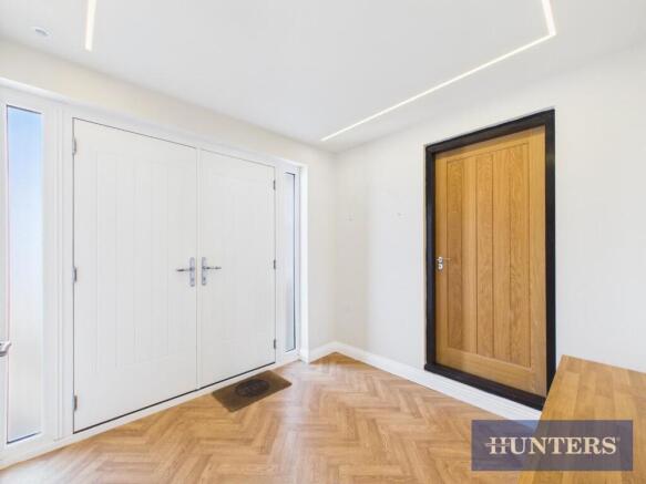 4 bed Detached for sale Image 7