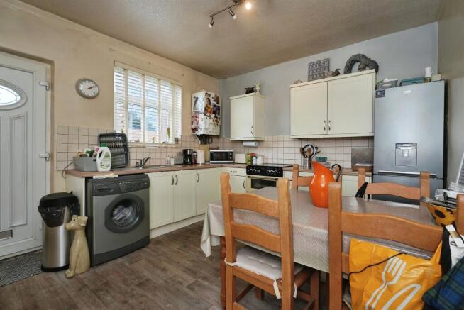 3 bed Terraced for sale Image 6