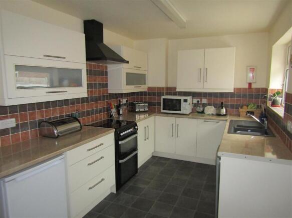 Kitchen.JPG