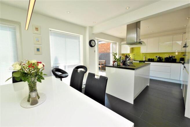 KITCHEN/DINER