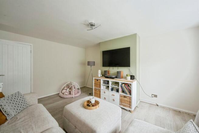 3 bed Semi-Detached for sale Image 8