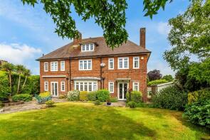 Paddock Way, Howell Hill Grove, Ewell KT17 3EX