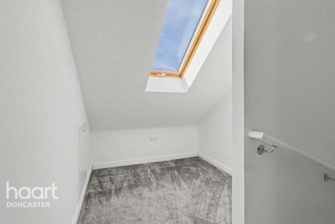 3 bed Terraced for sale Image 12