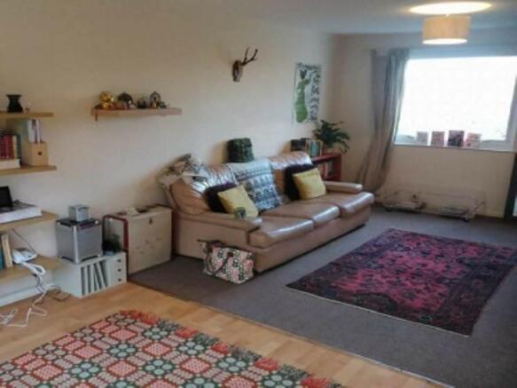 LOUNGE AREA