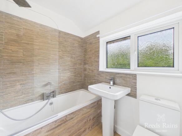 3 bed Semi-Detached to rent Image 7