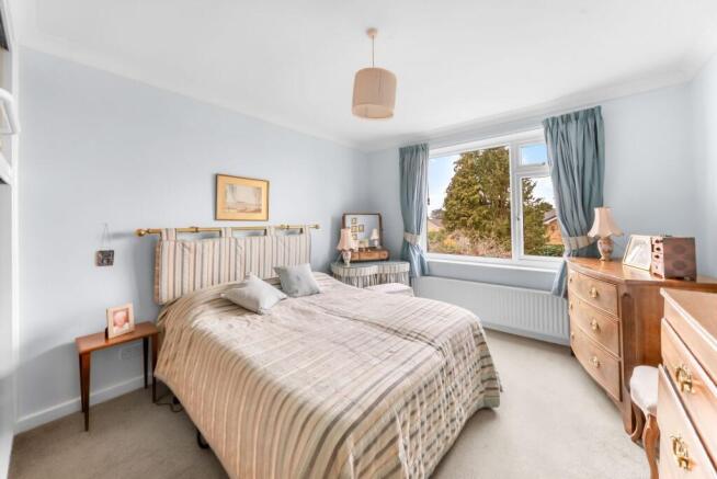 5 bed Detached for sale Image 5