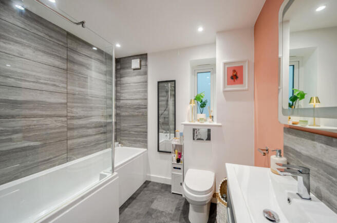 1446811-8-69de733...