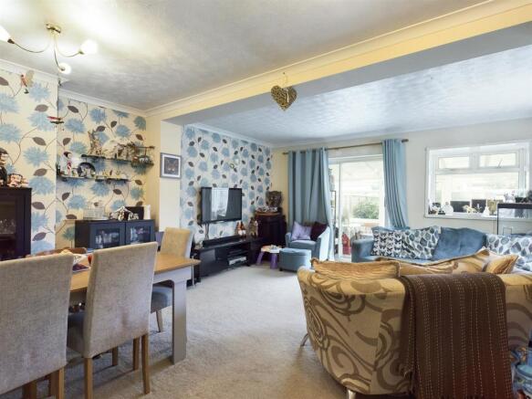 Lounge / Dining Room