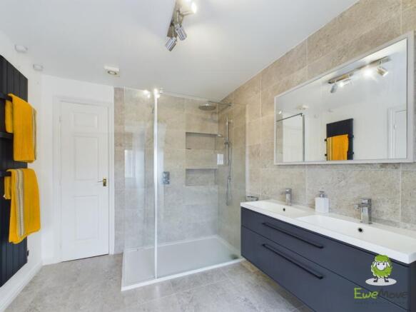 Master en-suite