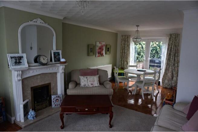 Lounge/Dining Room