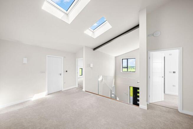 6 bed Detached for sale Image 8