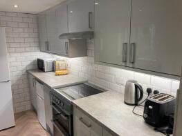 70, Donnington Gardens, Reading RG1 5LZ