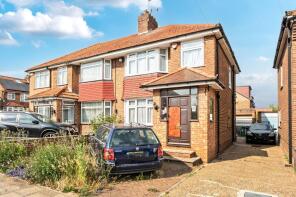 30, Westleigh Gardens, Edgware HA8 5RW