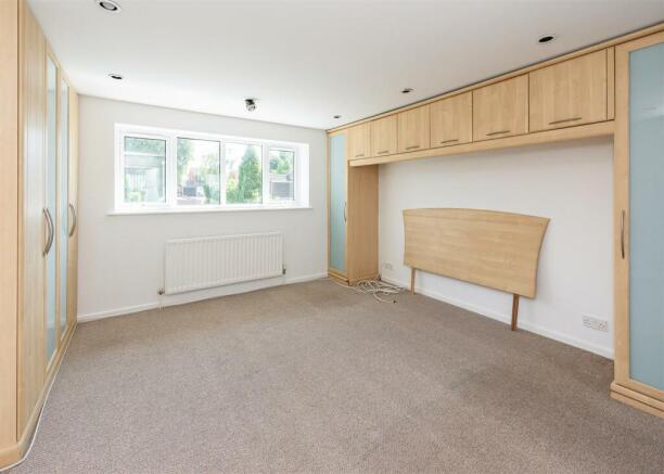 2 Royal Oak Drive-Principle Bedroom Suite.jpg