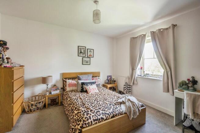 4 bed Detached for sale Image 11