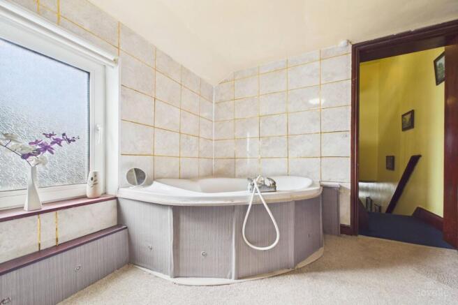 3 bed Semi-Detached for sale Image 11