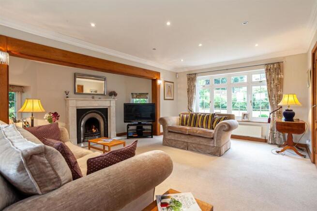 Main Reception Facing Front Garden 