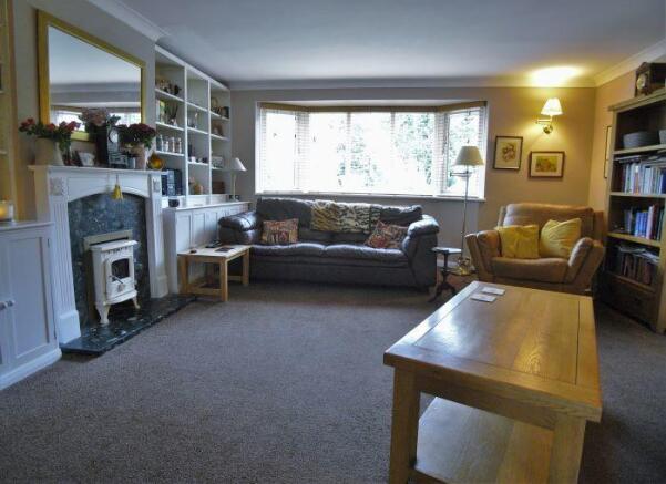 Wide bay window