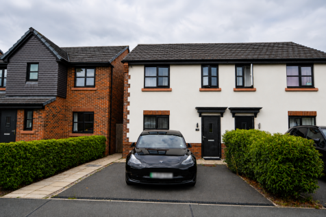 Crompton Way, Lowton, Warrington, WA3 1FS
