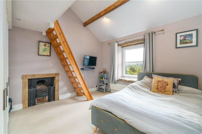 3 bed Semi-Detached for sale Image 8