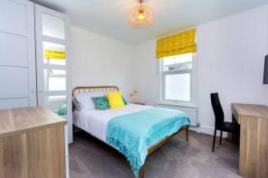 12, Baker Street, Reading RG1 7XX