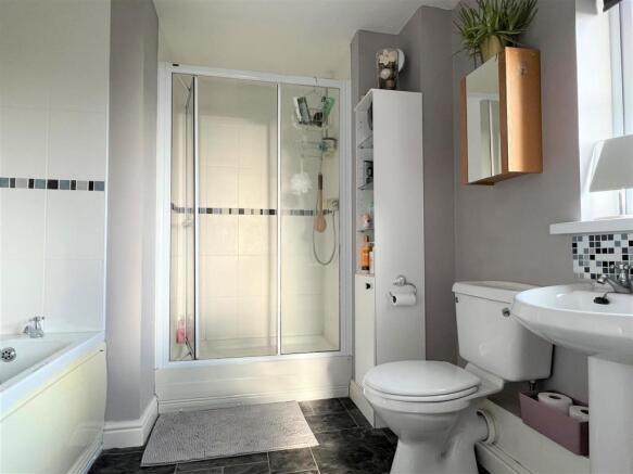 EN-SUITE: