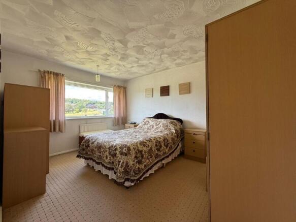 3 bed Town House for sale Image 9