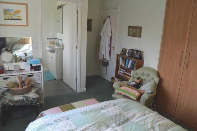 Photo 12