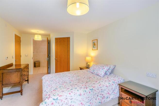 2 bed Apartment for sale Image 9