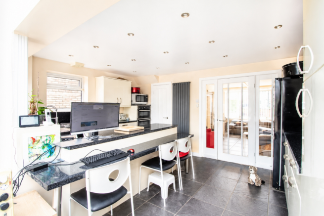 3 bed Detached for sale Image 9