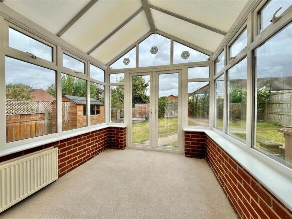 2 bed Detached Bungalow for sale Image 6